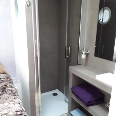 D'hotes Naturiste, Village Naturiste Cap D'agde, Draps, Serviette, Cafe, Menage Inclus En Fin De Sejour Bed & Breakfast