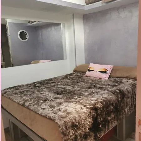 D'hotes Naturiste, Village Naturiste Cap D'agde, Draps, Serviette, Cafe, Menage Inclus En Fin De Sejour Bed & Breakfast *