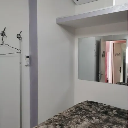 D'hotes Naturiste, Village Naturiste Cap D'agde, Draps, Serviette, Cafe, Menage Inclus En Fin De Sejour Bed & Breakfast