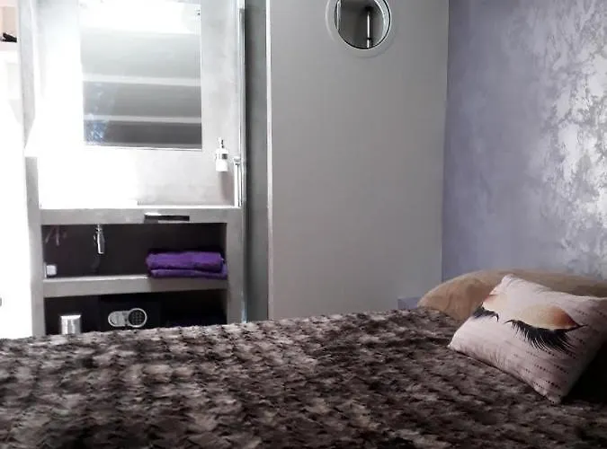 D'hotes Naturiste, Village Naturiste Cap D'agde, Draps, Serviette, Cafe, Menage Inclus En Fin De Sejour