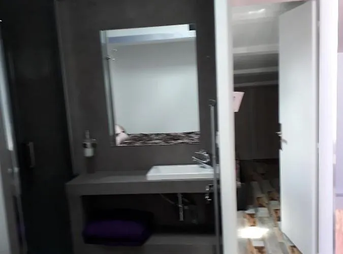 D'hotes Naturiste, Village Naturiste Cap D'agde, Draps, Serviette, Cafe, Menage Inclus En Fin De Sejour Bed & Breakfast *