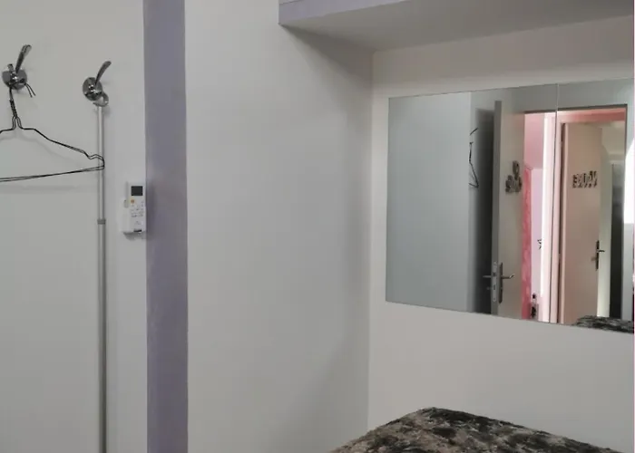 D'hotes Naturiste, Village Naturiste Cap D'agde, Draps, Serviette, Cafe, Menage Inclus En Fin De Sejour Bed & Breakfast